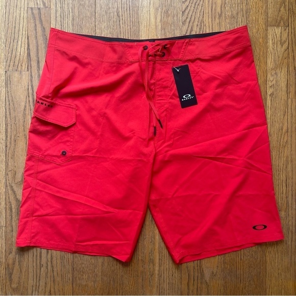 NEW Oakley Kana 21 Boardshort Poppy Red Mens Swim Size 40 NWT - Picture 1 of 6